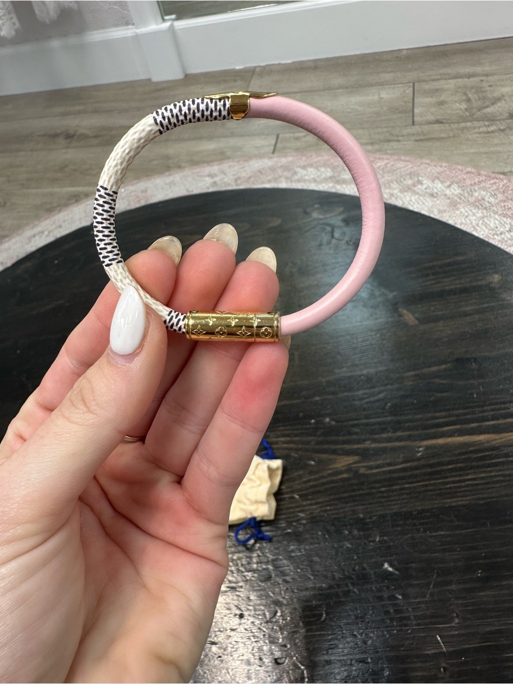 Louis Vuitton Women’s Pink and Cream Leather confidential Bracelet
